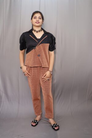 Astrida co-ord set for women in two tone design with short sleeve top and